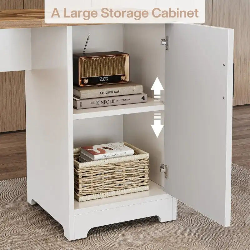 Bureau d'ordinateur de direction en forme de L avec prises de courant et ports Type-C et USB