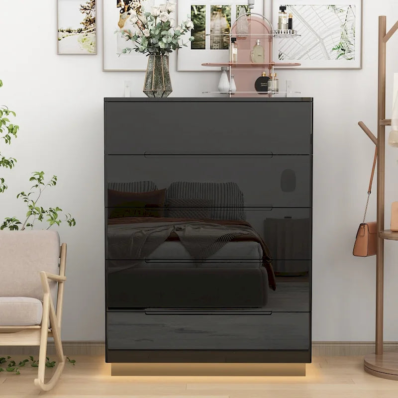 Commode 5 tiroirs avec finition haute brillance et éclairage LED