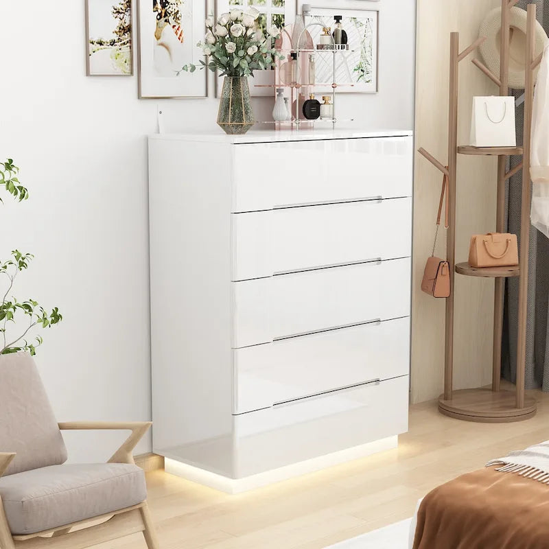 Commode 5 tiroirs avec finition haute brillance et éclairage LED