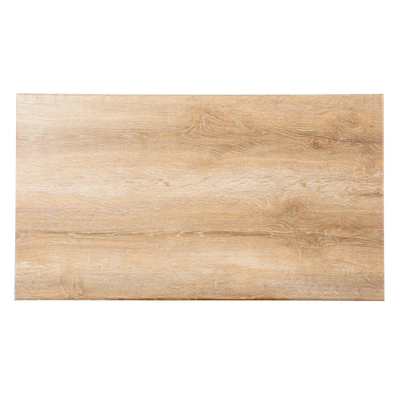 Table basse carrée en bois naturel de style transitionnel